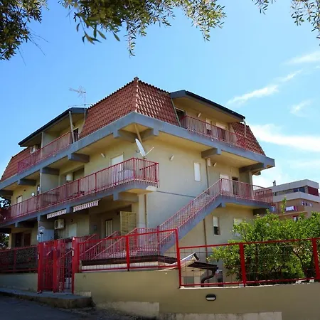 Apartment Lo Scoglio Della Sirena Due